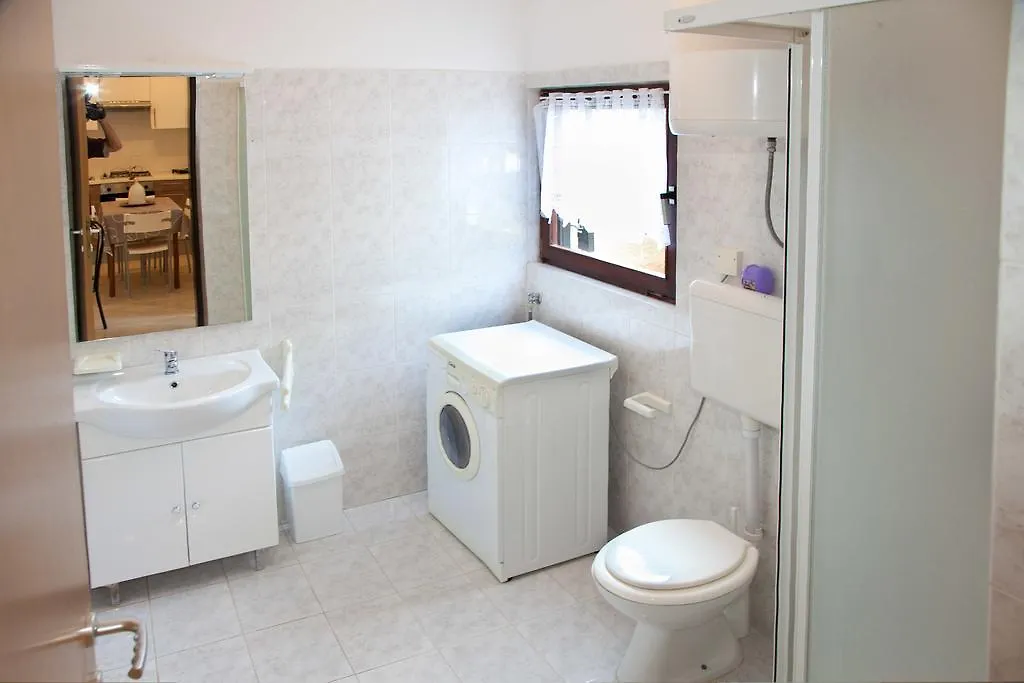 Kucica Lusi Holiday home Liznjan
