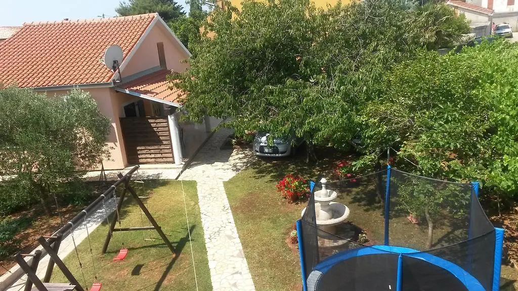 Kucica Lusi Holiday home Liznjan