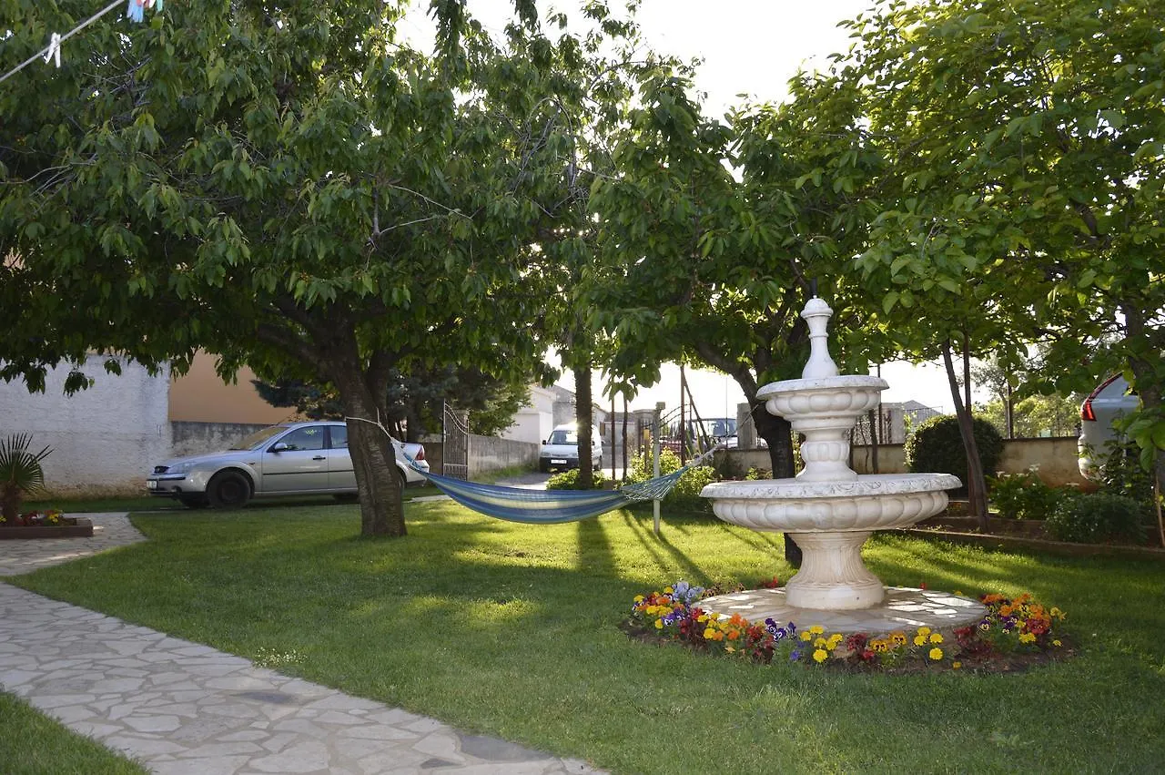 Kucica Lusi Holiday home Liznjan