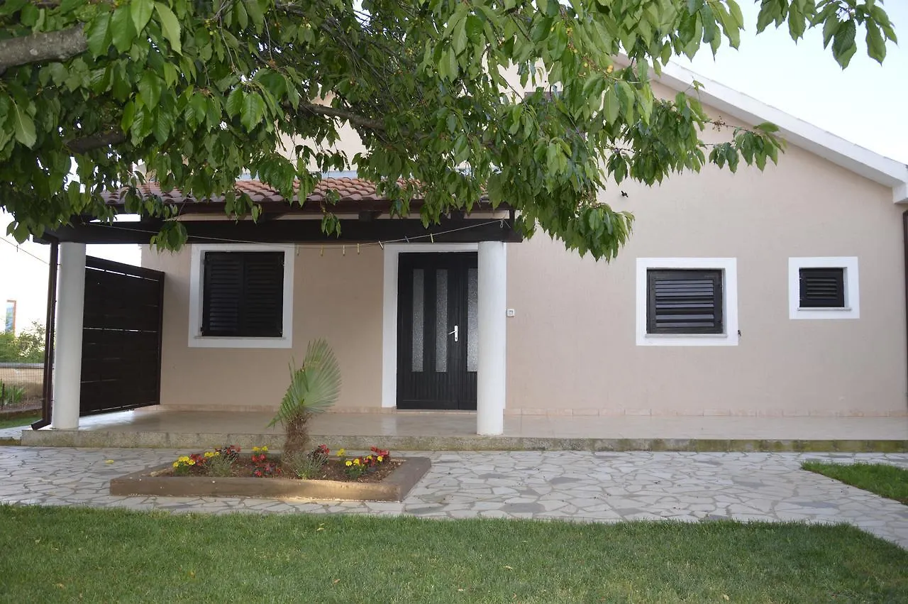 Kucica Lusi Holiday home Liznjan 0*,  Croatia